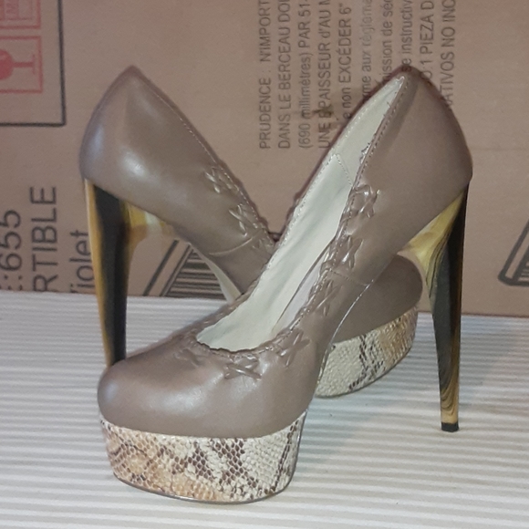 Ladies Heels (Bundled)  ALL SIZE 7! - Picture 14 of 16